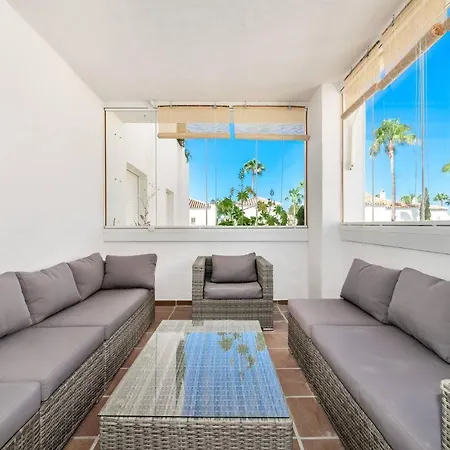 Apartment Family With Pool Marbella